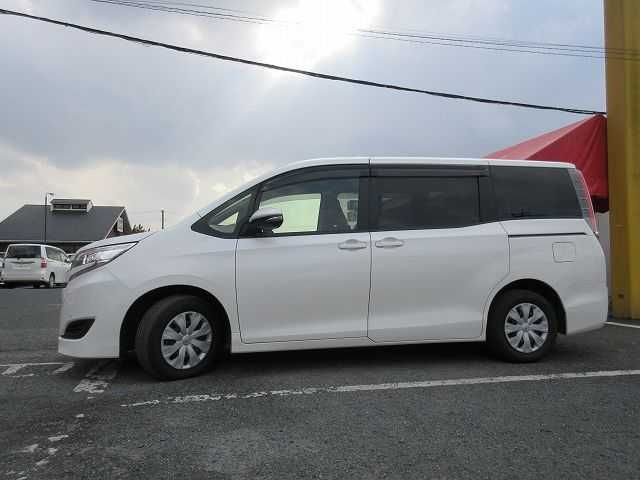 Toyota NOAH 2017-11 180424-19