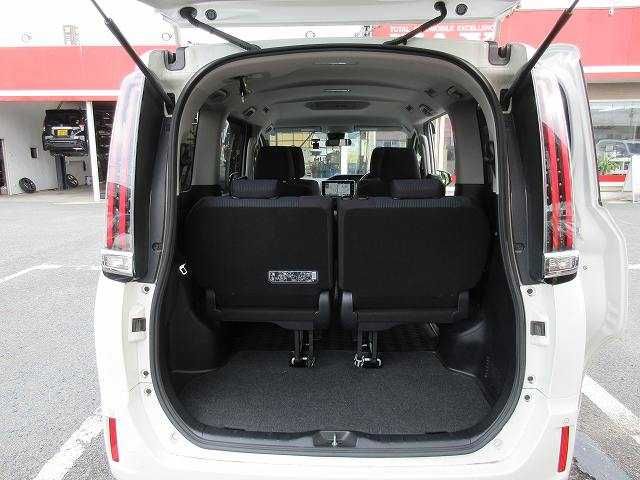 Toyota NOAH 2017-11 180424-15