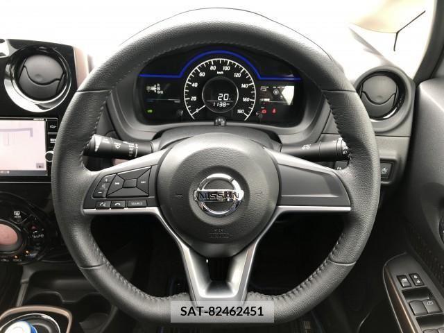 Nissan NOTE 2017-08 337779-12