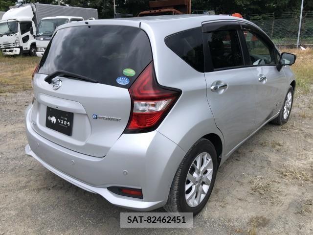 Nissan NOTE 2017-08 337779-5