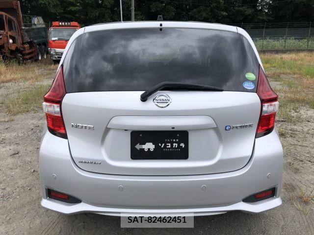 Nissan NOTE 2017-08 337779-4