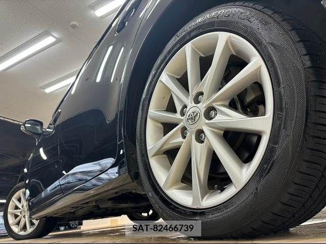Toyota PRIUS ALPHA 2012-11 224635-18