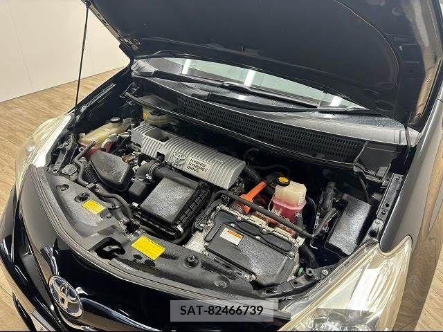 Toyota PRIUS ALPHA 2012-11 224635-17