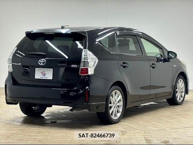 Toyota PRIUS ALPHA 2012-11 224635-15