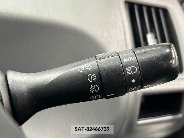 Toyota PRIUS ALPHA 2012-11 224635-11