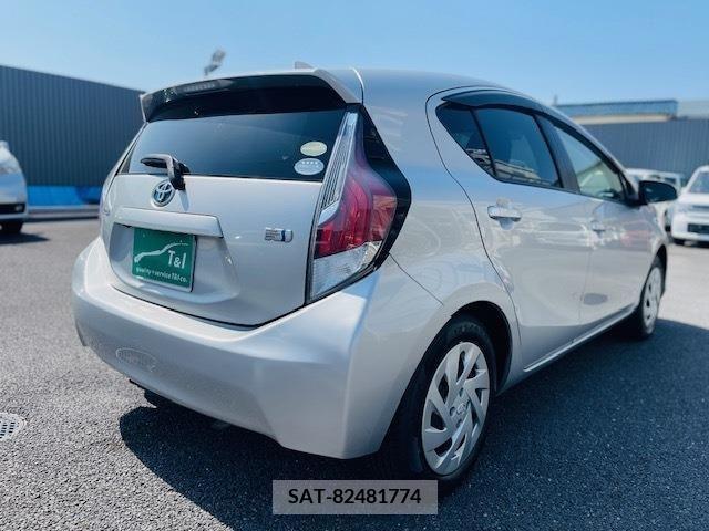 Toyota AQUA 2017-03 255305-11