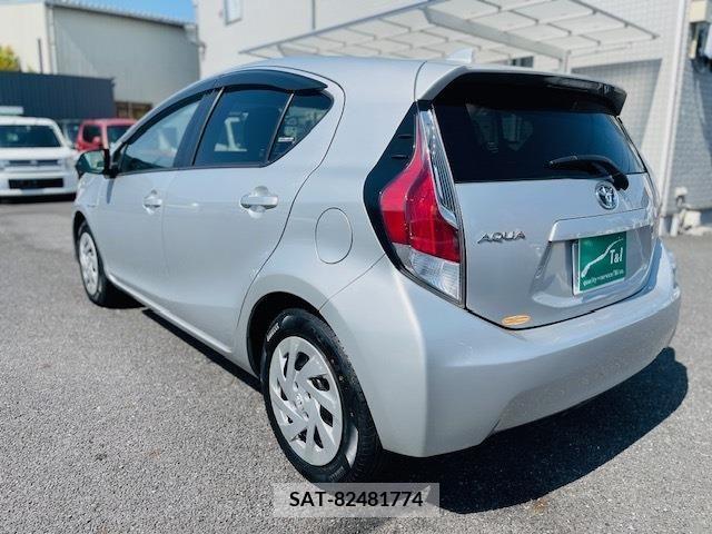 Toyota AQUA 2017-03 255305-1