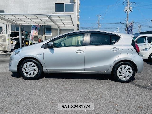 Toyota AQUA 2017-03 255305-14