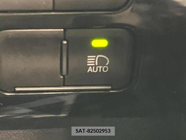 Toyota PRIUS 2019-09 282098-7