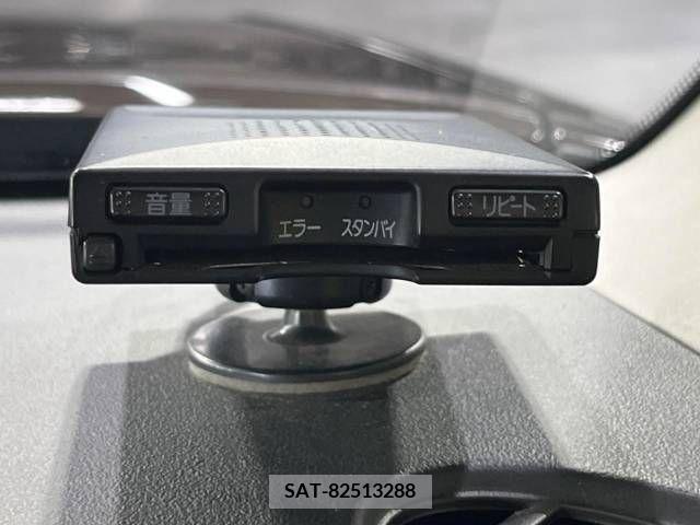 Nissan CUBE 2011-08 327563-6