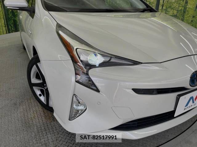 Toyota PRIUS 2016-07 241635-12
