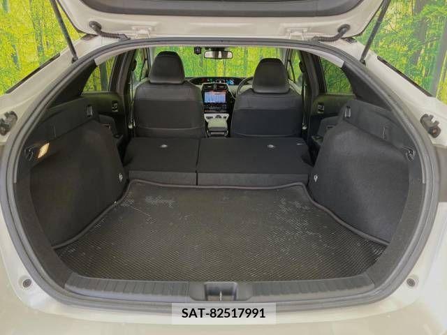 Toyota PRIUS 2016-07 241635-10