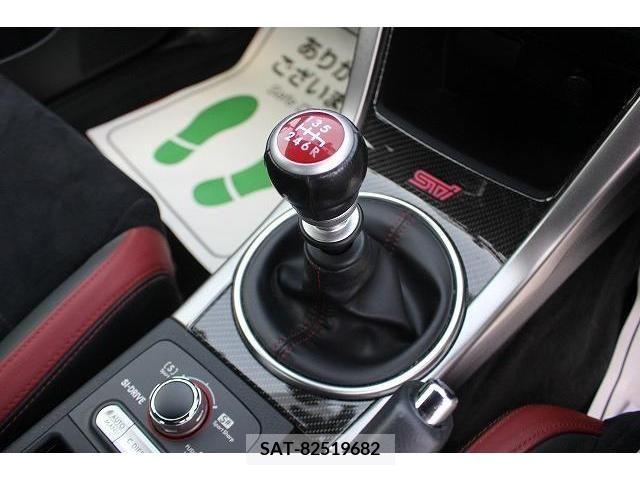 Subaru WRX STI 2017-05 240159-3
