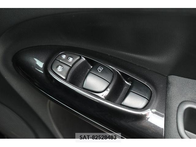 Nissan JUKE 2013-09 330259-17