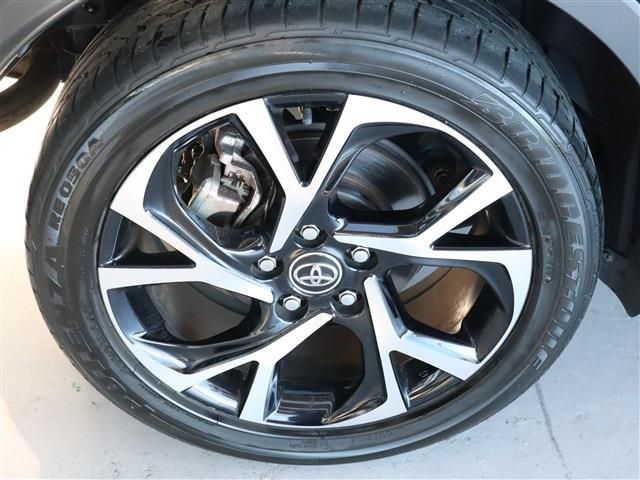 Toyota C-HR 2017-05 185495-9