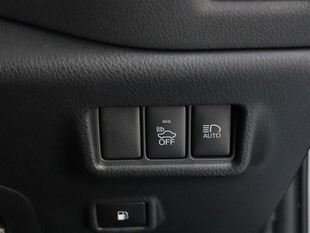 Toyota C-HR 2017-05 185495-16