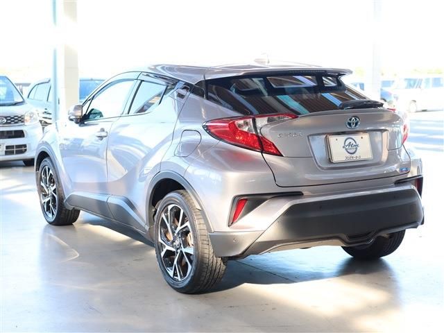 Toyota C-HR 2017-05 185495-5