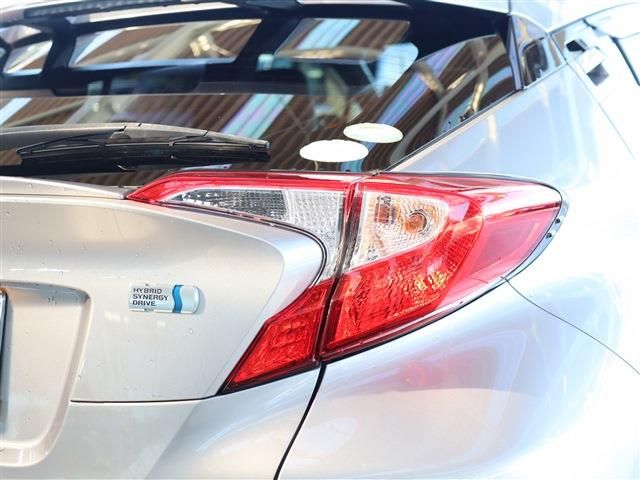 Toyota C-HR 2017-05 185495-8