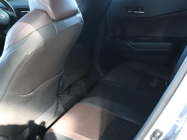 Toyota C-HR 2017-05 185495-28
