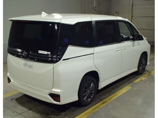 Toyota VOXY 2023-02 187206-1