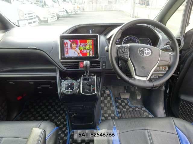 Toyota VOXY 2016-10 205457-14
