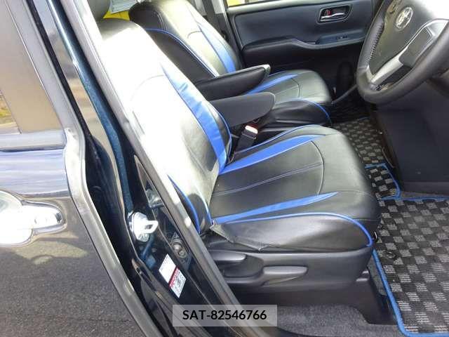 Toyota VOXY 2016-10 205457-9