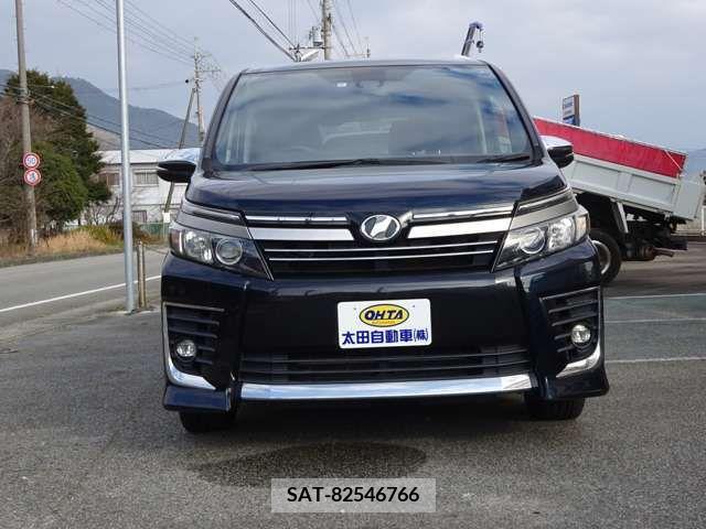 Toyota VOXY 2016-10 205457-1