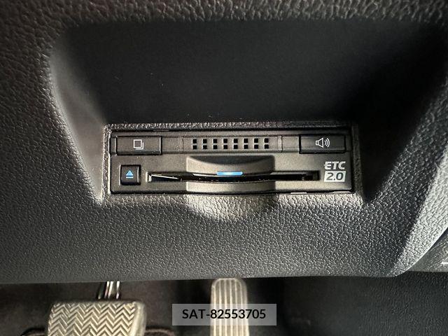 Toyota PRIUS PHV 2018-04 219945-21