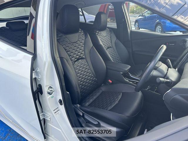 Toyota PRIUS PHV 2018-04 219945-12