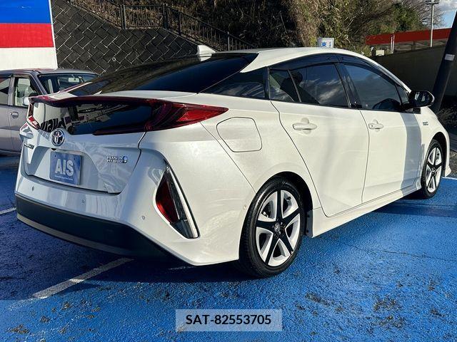 Toyota PRIUS PHV 2018-04 219945-3
