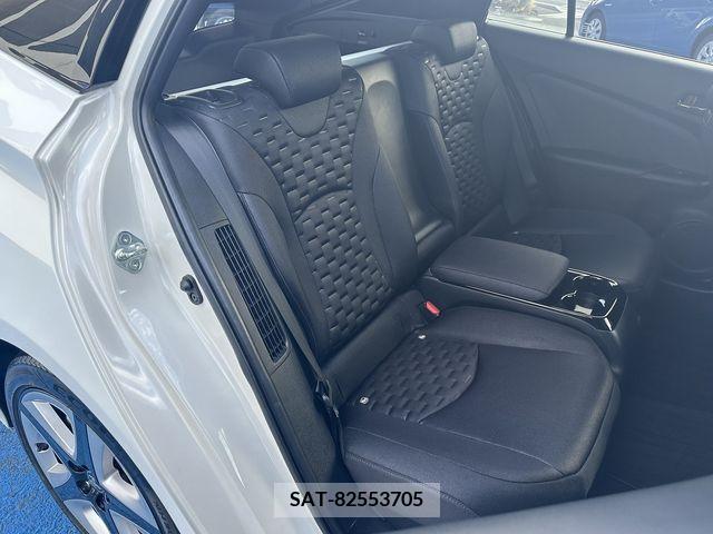 Toyota PRIUS PHV 2018-04 219945-14