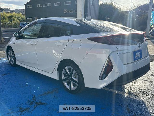 Toyota PRIUS PHV 2018-04 219945-4