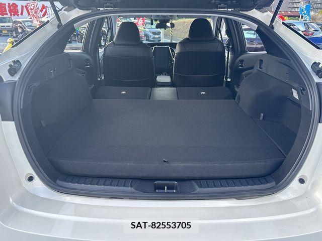 Toyota PRIUS PHV 2018-04 219945-16