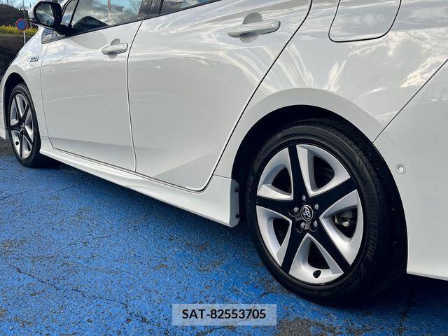 Toyota PRIUS PHV 2018-04 219945-8