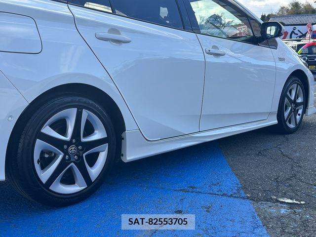Toyota PRIUS PHV 2018-04 219945-9