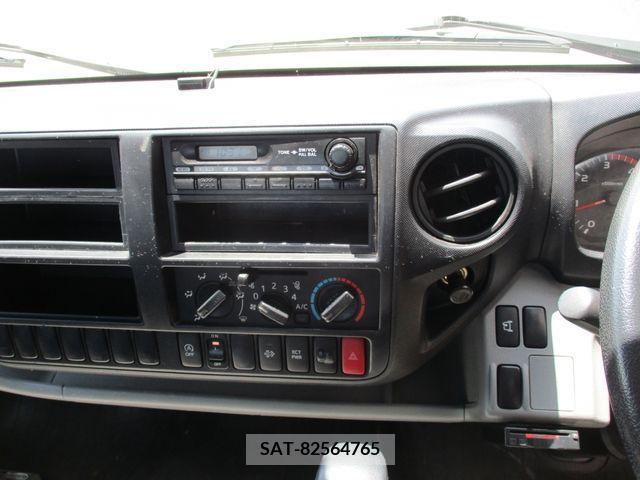 Hino DUTRO 2017-02 320413-14