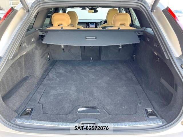 Volvo V90 2022-12 370235-13