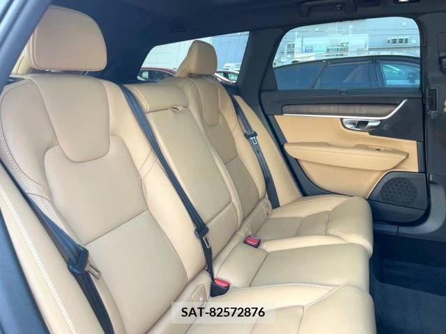 Volvo V90 2022-12 370235-12