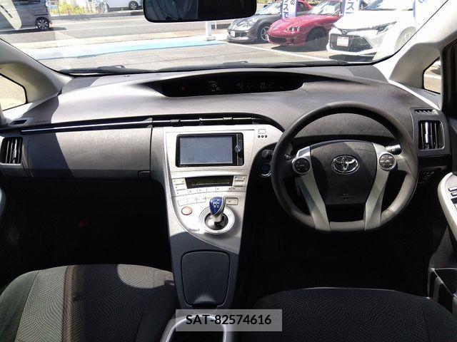 Toyota PRIUS 2014-01 366627-2