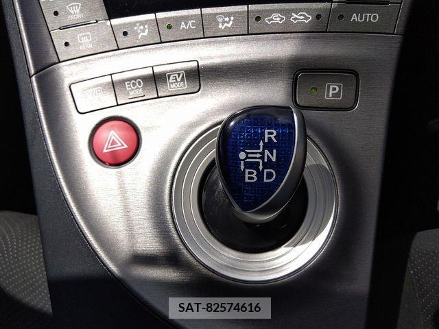 Toyota PRIUS 2014-01 366627-8