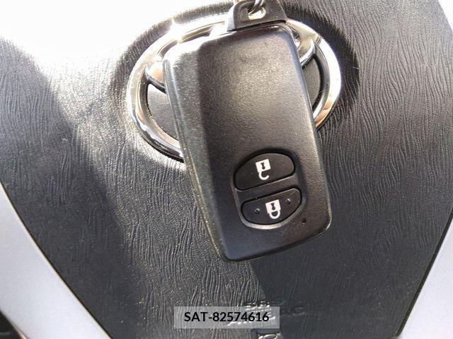 Toyota PRIUS 2014-01 366627-15