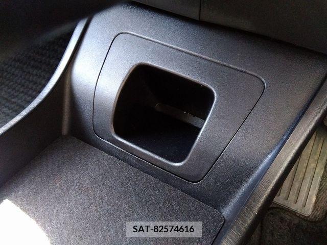 Toyota PRIUS 2014-01 366627-12