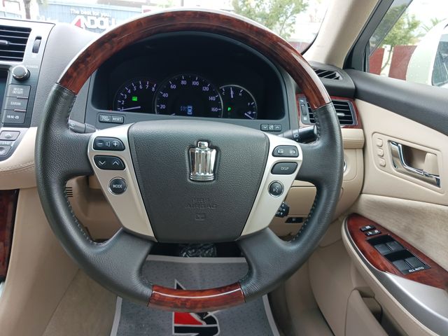 Toyota CROWN SEDAN 2012-10 22525-9