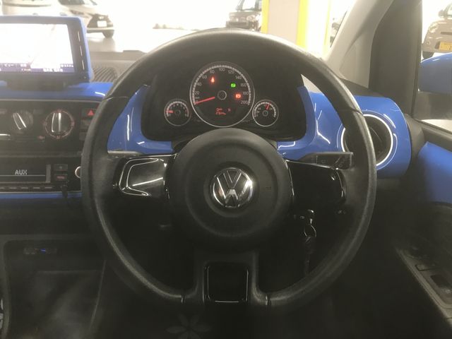VolksWagen UP! 2014-12 188182-15
