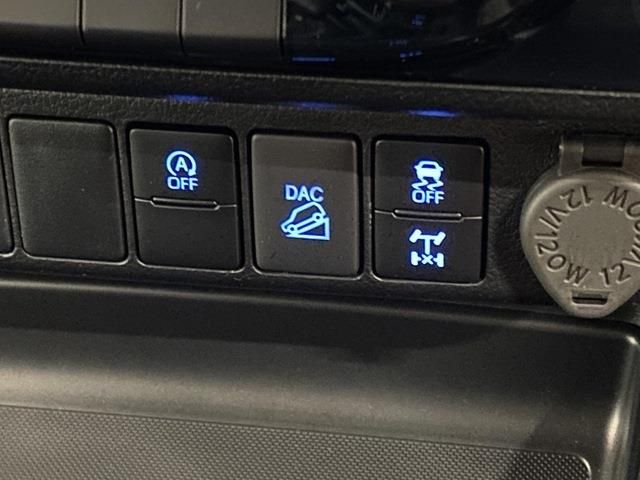 Toyota HILUX 2023-01 196818-12