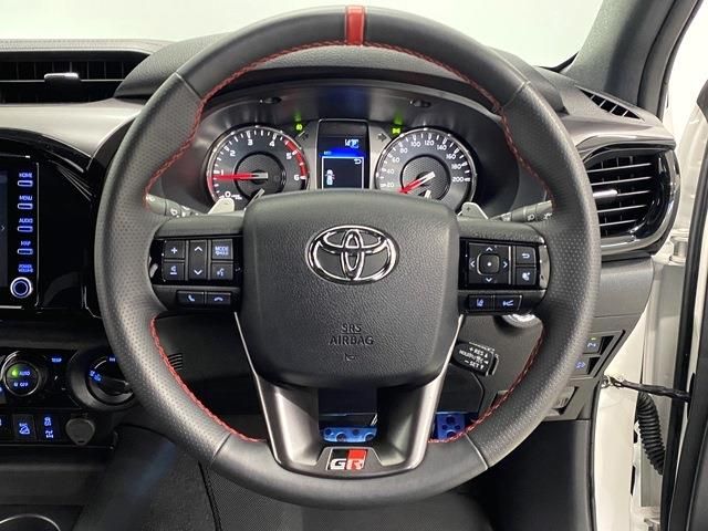 Toyota HILUX 2023-01 196818-3