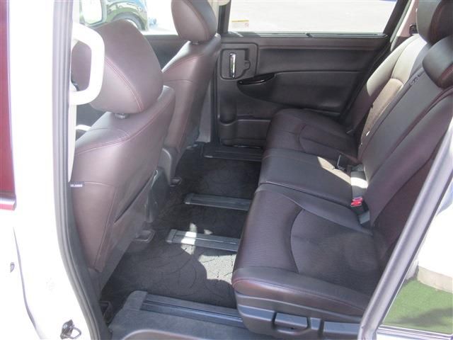 Nissan ELGRAND 2022-01 195239-6