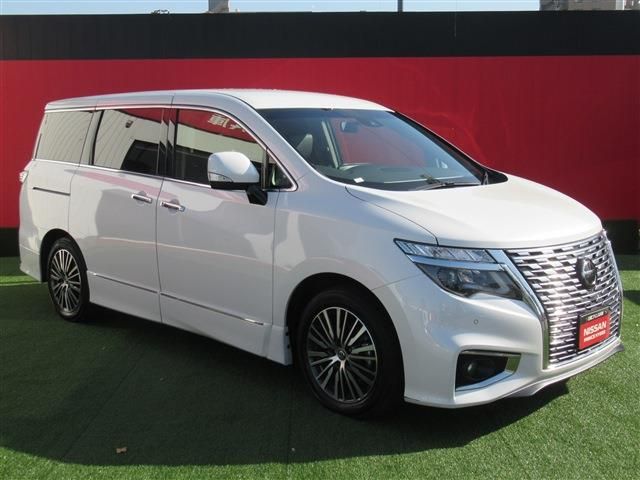Nissan ELGRAND 2022-01 195239-27
