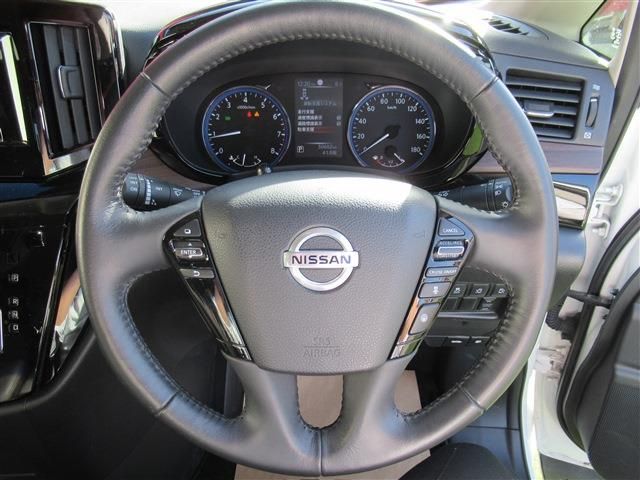 Nissan ELGRAND 2022-01 195239-9