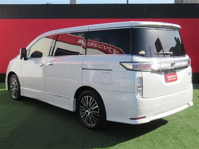 Nissan ELGRAND 2022-01 195239-1